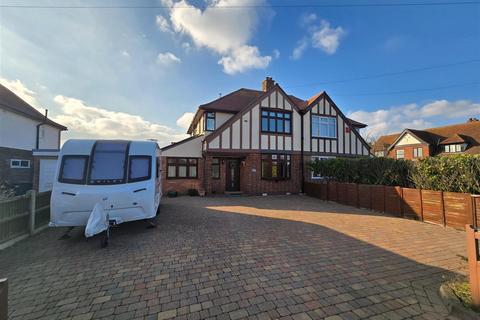 4 bedroom semi-detached house for sale, Warren Road, Gorleston