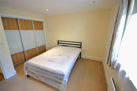 2 bedroom flat for sale, Church Street, Epsom KT17