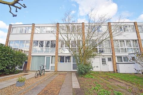 4 bedroom terraced house to rent, Fairlawns, East Twickenham