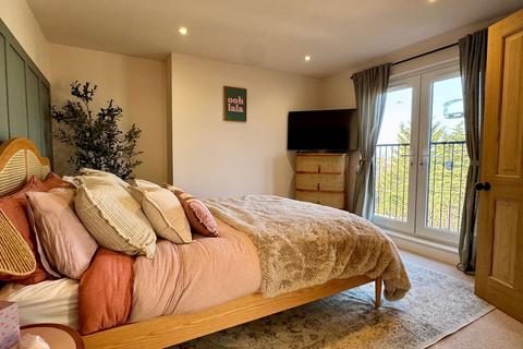 31 Charldane Road, London, SE9 3PF