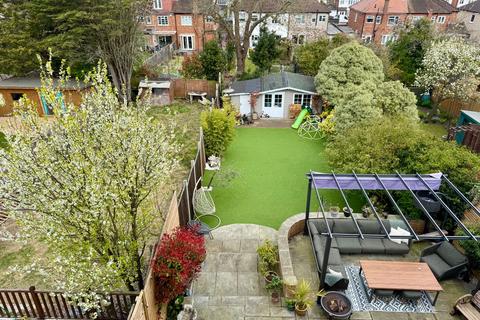 31 Charldane Road, London, SE9 3PF