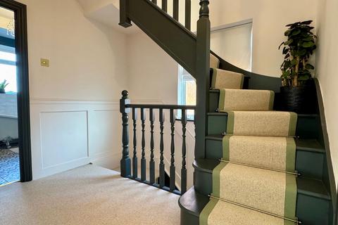 31 Charldane Road, London, SE9 3PF