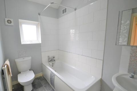 2 bedroom end of terrace house to rent, Astley Street, Manchester M29