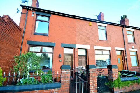 2 bedroom end of terrace house to rent, Morley Street, Manchester M46