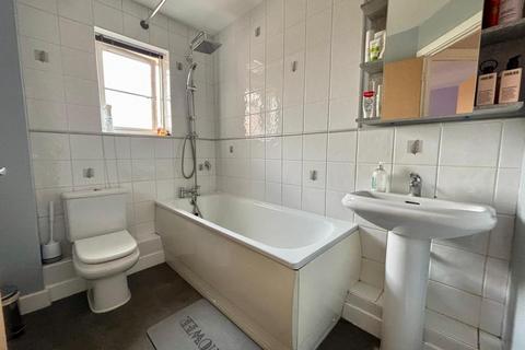 1 Clover Field, Northampton, NN4 5DB