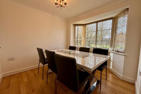 1 Clover Field, Northampton, NN4 5DB