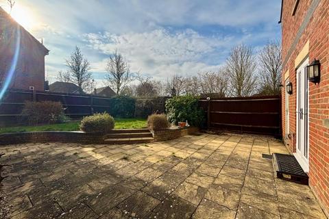 1 Clover Field, Northampton, NN4 5DB