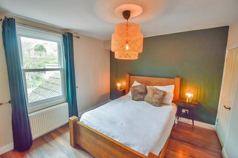 4 bedroom terraced house for sale, Montfort Road, Rochester, ME2