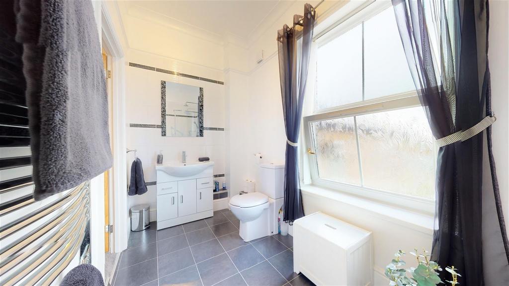 En Suite Bathroom