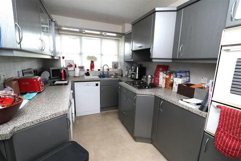 2 bedroom apartment for sale, Booths Court, Hutton Poplars, Brentwood