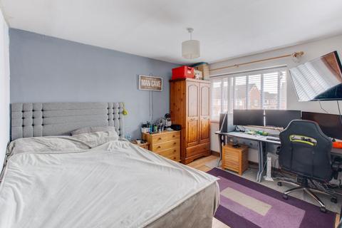 3 Cherry Orchard Drive, Bromsgrove, B61 8RJ