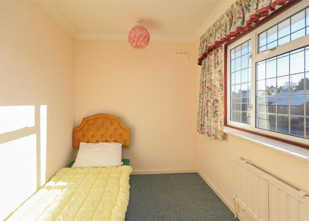 10 Farm Road - Bedroom 3.jpg