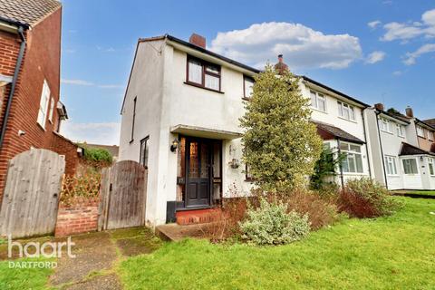 3 bedroom semi-detached house for sale, Meadow Walk, Dartford