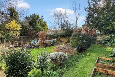 Flat 3, 17 Winchester Road, Worthing, BN11 4DJ