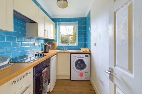 Flat 3, 17 Winchester Road, Worthing, BN11 4DJ