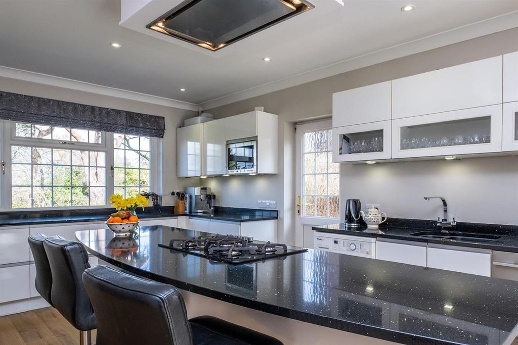 Kitchen updated 2.jpg