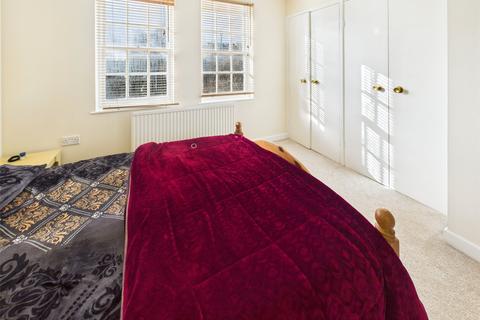 1 bedroom end of terrace house to rent, Meadway, Twickenham
