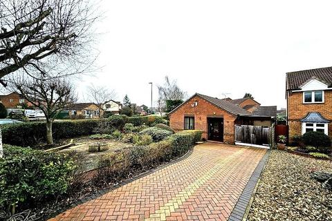 2 bedroom detached bungalow for sale, Ashlands Way, Narborough, Leicester, Leicestershire. LE19 3RX