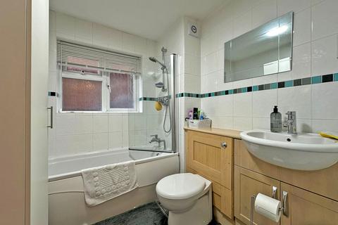 122a Common Road, Wombourne, Wolverhampton, WV5 0NE