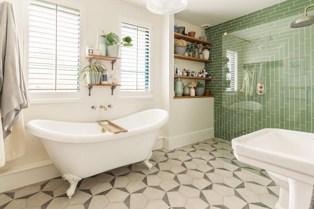 En-Suite Bathroom