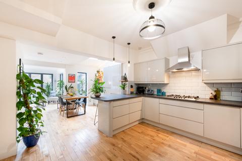 55 Richmond Road, Leytonstone, London, E11 4BX