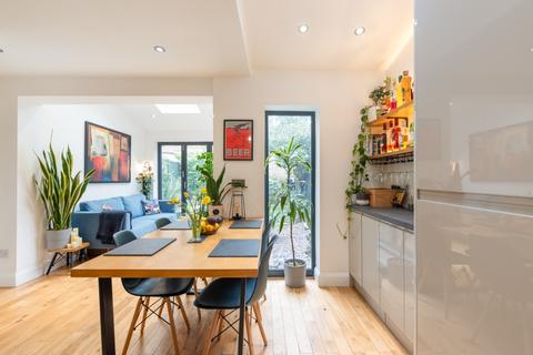 55 Richmond Road, Leytonstone, London, E11 4BX