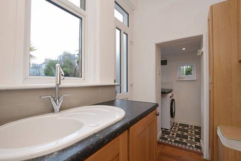 56 Cornhill Terrace, Edinburgh, EH6 8EL