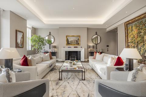 3 bedroom flat for sale, Grosvenor Square, London W1K