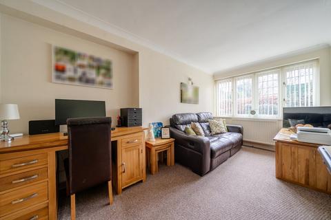 5 Sears Close, Shefford, SG17 5HG