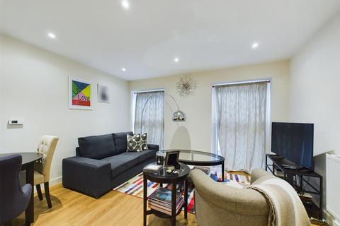 1 bedroom apartment for sale, Arthur Court, Stanmore HA7