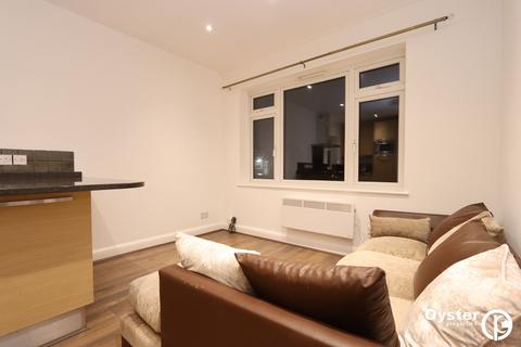 1 bedroom flat to rent, Chase Side, London, N14