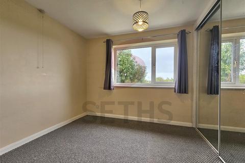 2 bedroom semi-detached house to rent, Cheviot Road, Leicester LE2