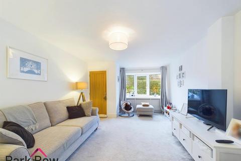 25 School Lane, South Milford, Leeds, LS25 5NA