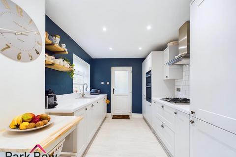 25 School Lane, South Milford, Leeds, LS25 5NA