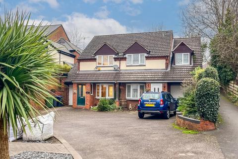 2 bedroom semi-detached house to rent, Hill Street, Warwick