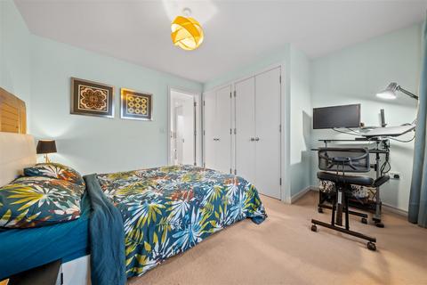 22 Macdowall Road, Guildford, GU2 9LD