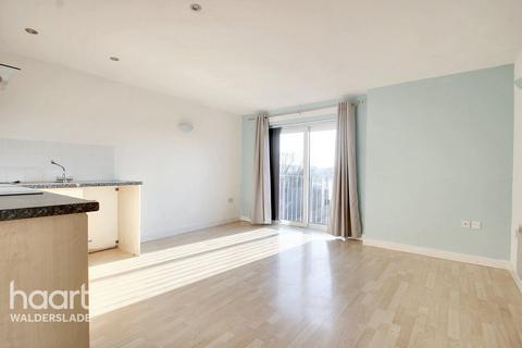 1 bedroom flat for sale, Beacon Road, Chatham