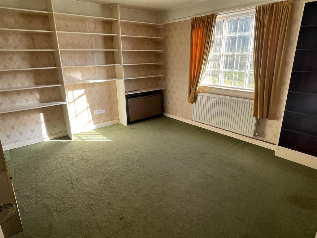Bedroom 1.JPG