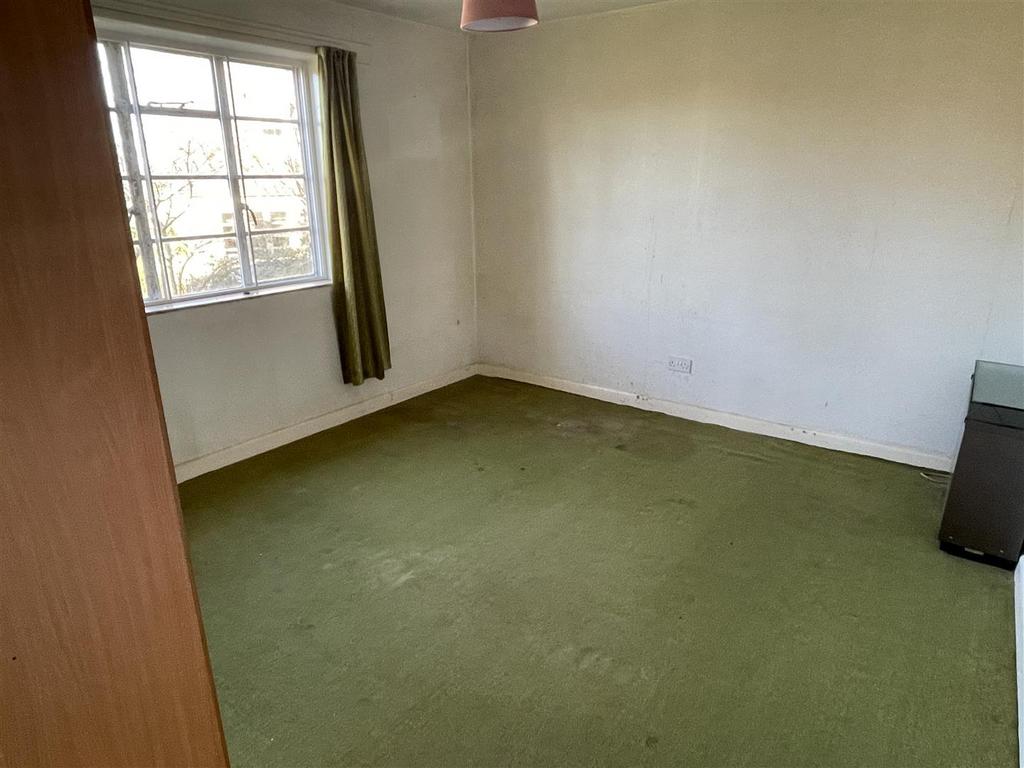 Bedroom 2.JPG