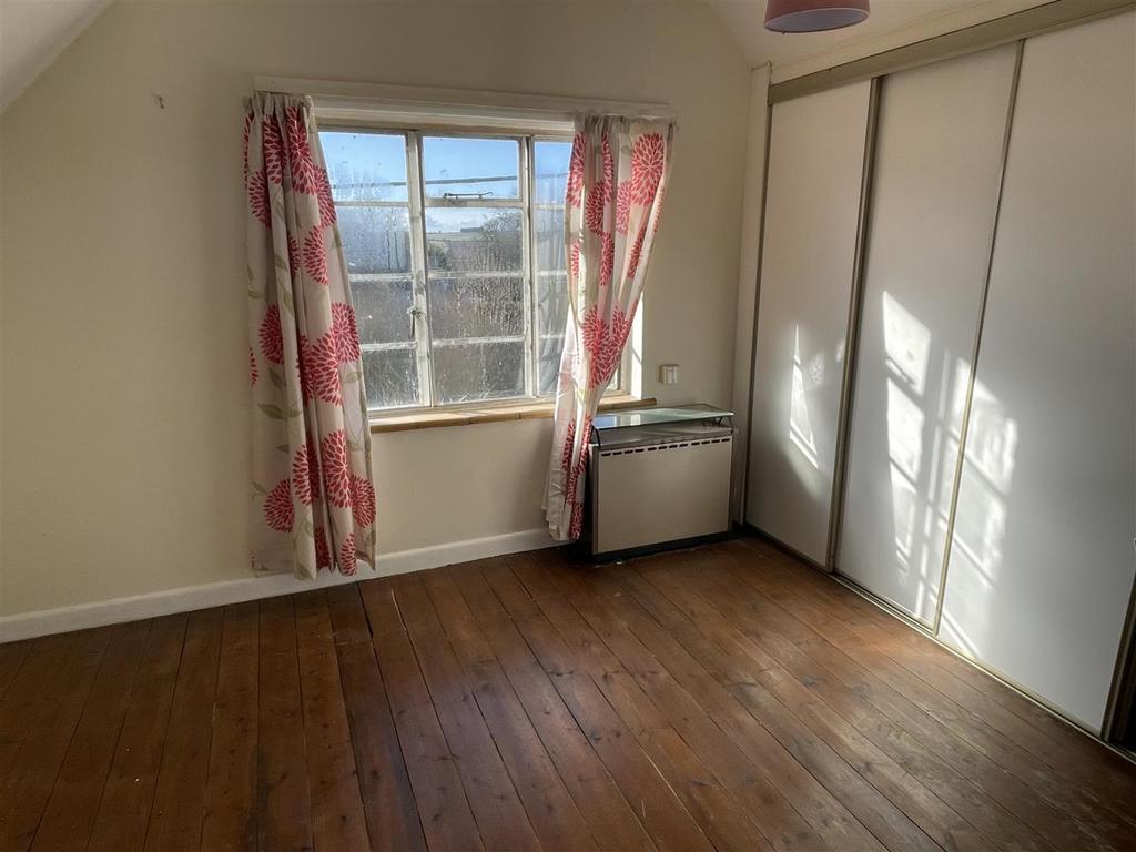 Bedroom 4.JPG