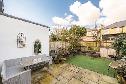 84 Gould Road, Twickenham, TW2 6RW