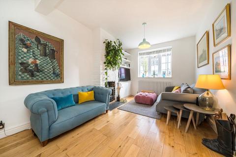 84 Gould Road, Twickenham, TW2 6RW