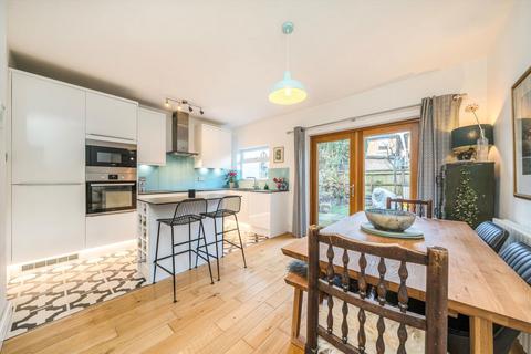 84 Gould Road, Twickenham, TW2 6RW