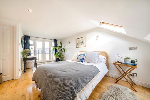 84 Gould Road, Twickenham, TW2 6RW