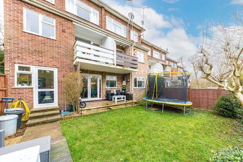 2 bedroom maisonette for sale, Manor Road, Twickenham TW2