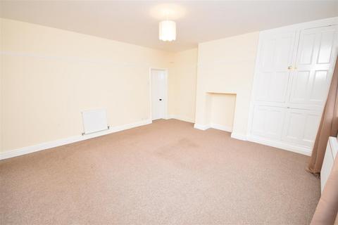 2 bedroom cottage to rent, Manor Road, Thornton Hough