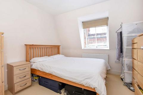 1 bedroom flat to rent, Garratt Lane, London SW17