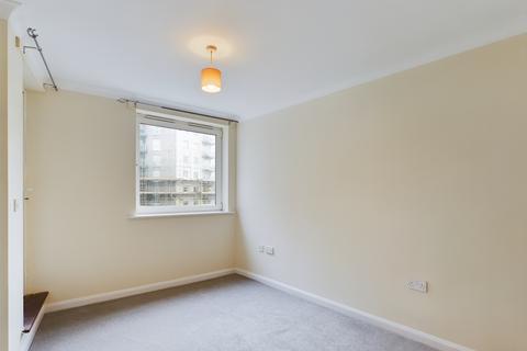 2 bedroom flat to rent, Crown Heights, Alencon Link, Basingstoke, RG21