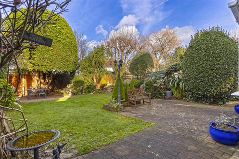 4 bedroom detached house for sale, Trent Road, Goring-By-Sea