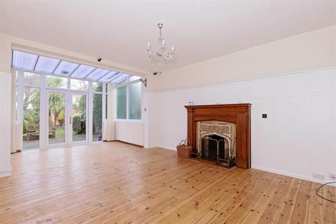 4 bedroom detached house for sale, Trent Road, Goring-By-Sea